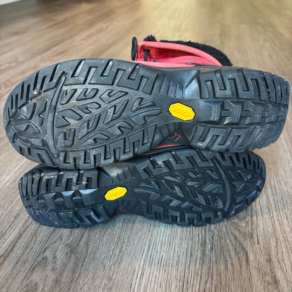 UGG Butte waterproof winter boots in a \
